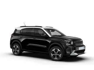 Schräge Frontansicht auf einen Citroën C3 Aircross , freigestellt