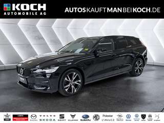 Schräge Frontansicht auf einen Volvo V60 , freigestellt