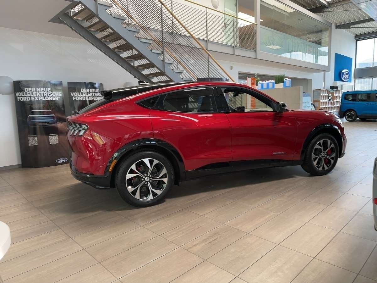 Fahrzeugbild eines Ford Mustang Mach-E