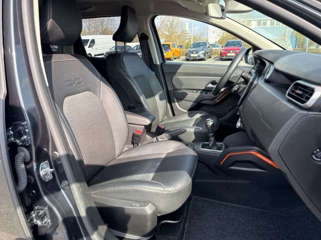 Fahrzeugbild eines Dacia Duster
