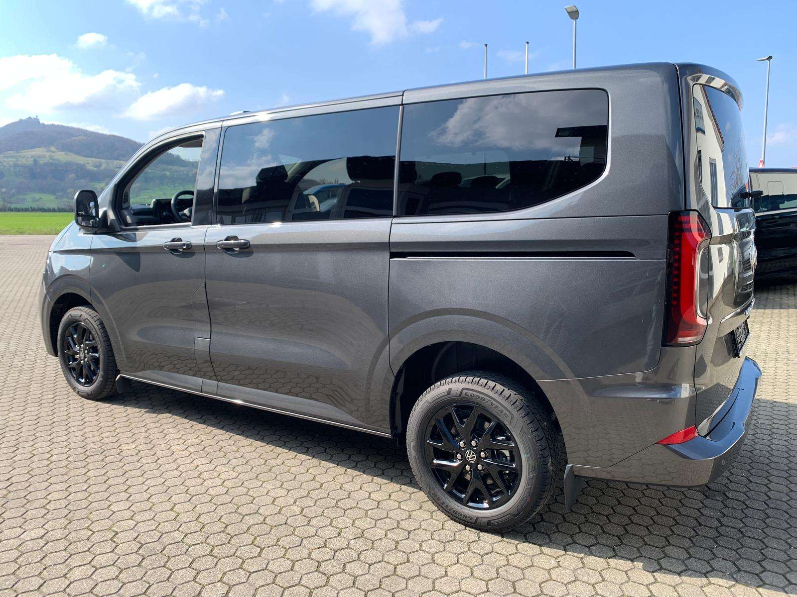 Fahrzeugbild eines Volkswagen Caravelle