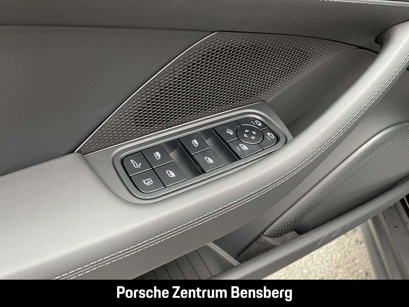 Fahrzeugbild eines Porsche Panamera