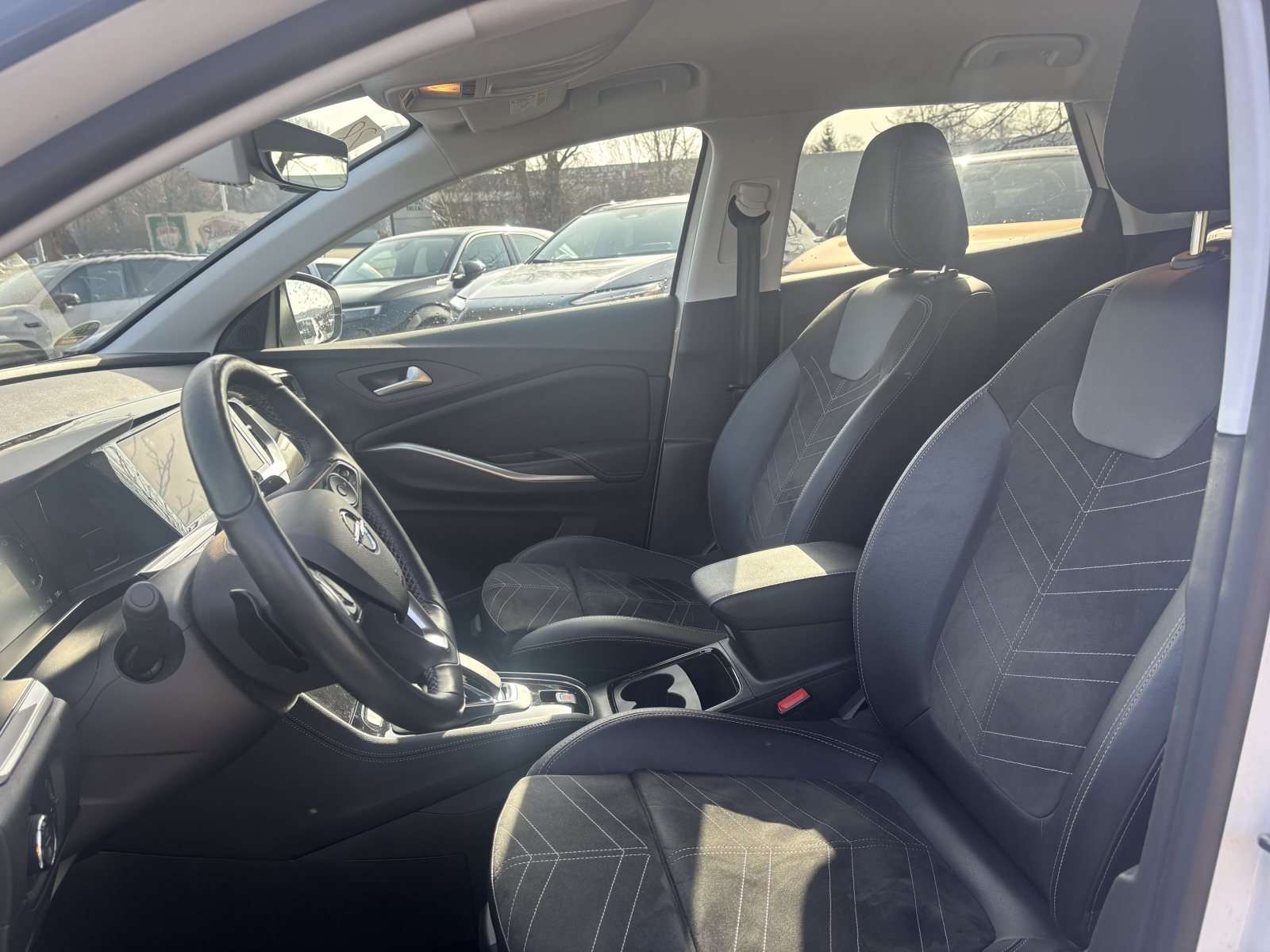 Fahrzeugbild eines Opel Grandland X