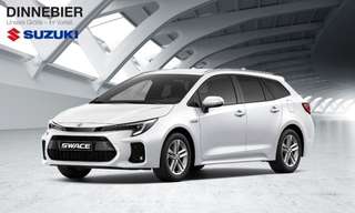 Schräge Frontansicht auf einen Suzuki Swace , freigestellt