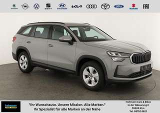 Schräge Frontansicht auf einen Skoda Kodiaq , freigestellt