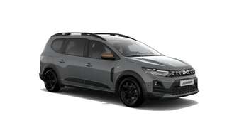 Schräge Frontansicht auf einen Dacia Jogger , freigestellt