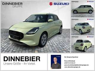 Schräge Frontansicht auf einen Suzuki Swift , freigestellt