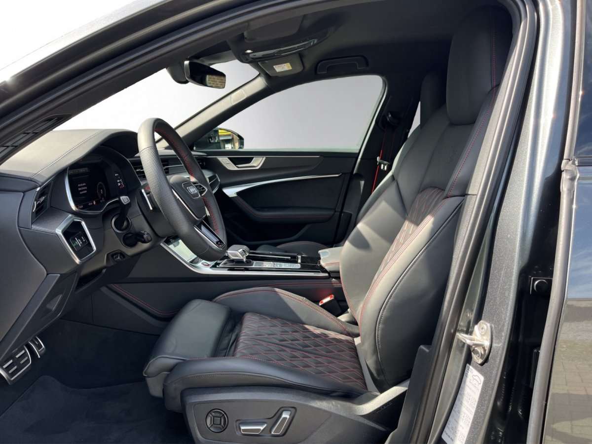 Fahrzeugbild eines Audi S6