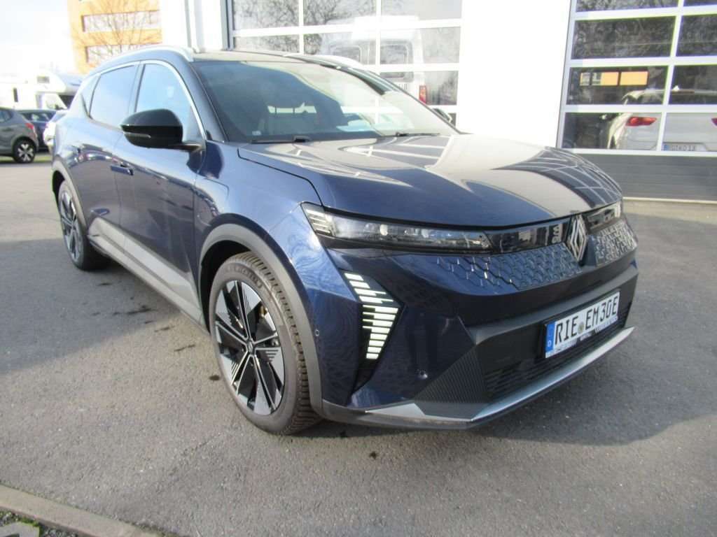 Fahrzeugbild eines Renault Scenic E-TECH