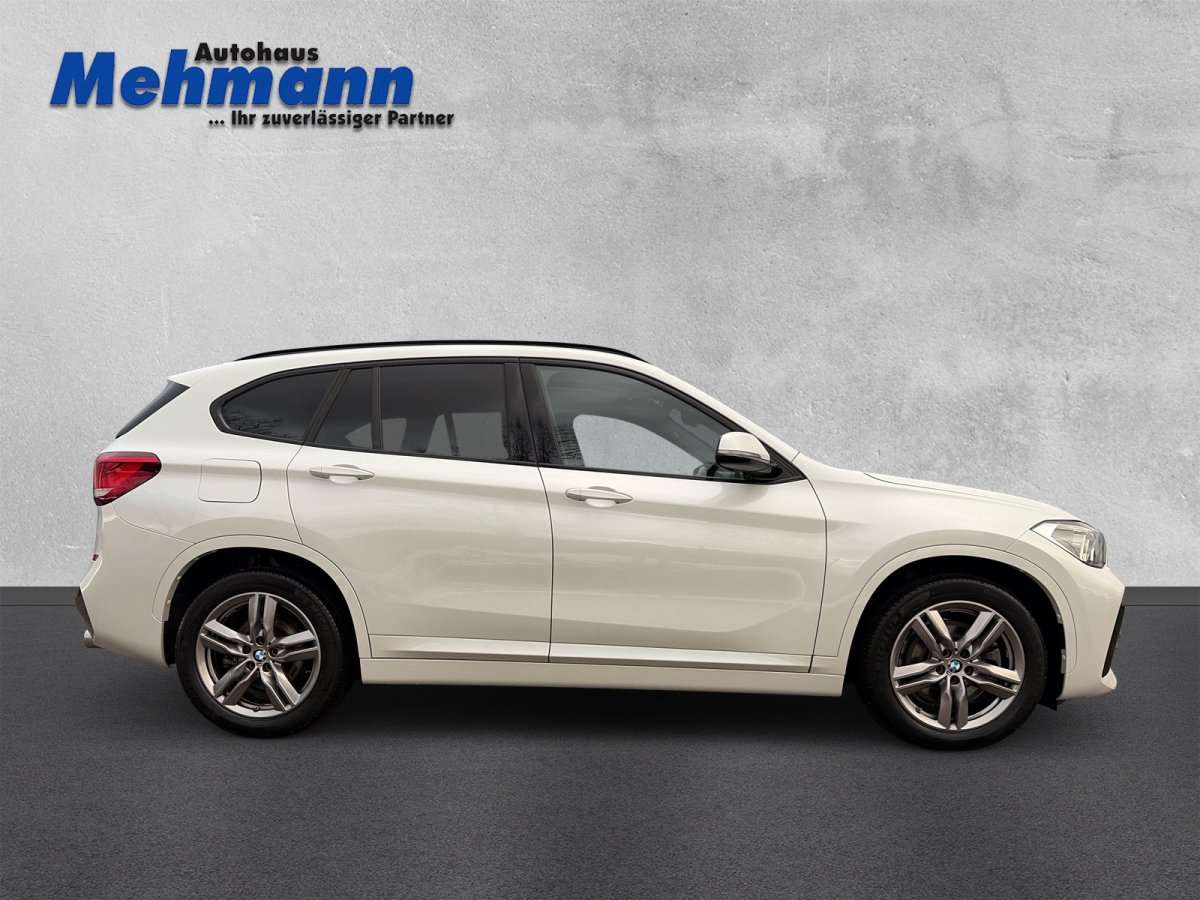 Fahrzeugbild eines BMW X1