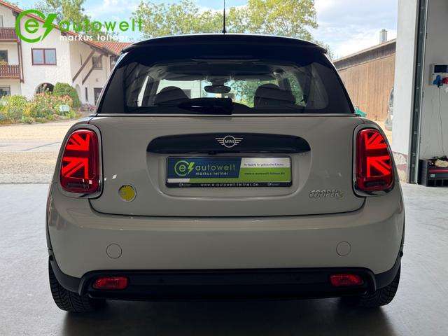 Fahrzeugbild eines MINI COOPER