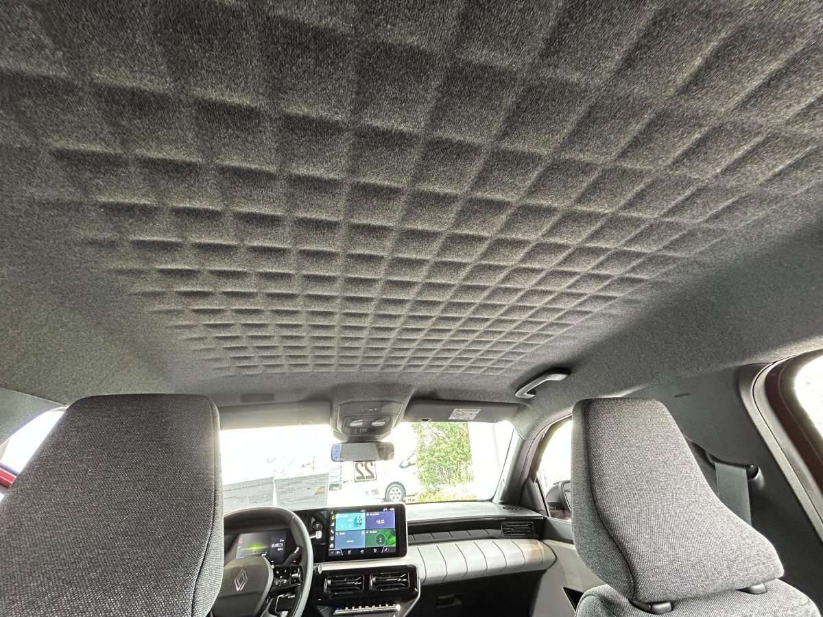 Fahrzeugbild eines Renault 4 E-TECH