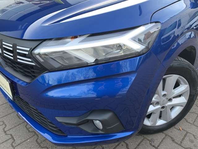 Fahrzeugbild eines Dacia Sandero
