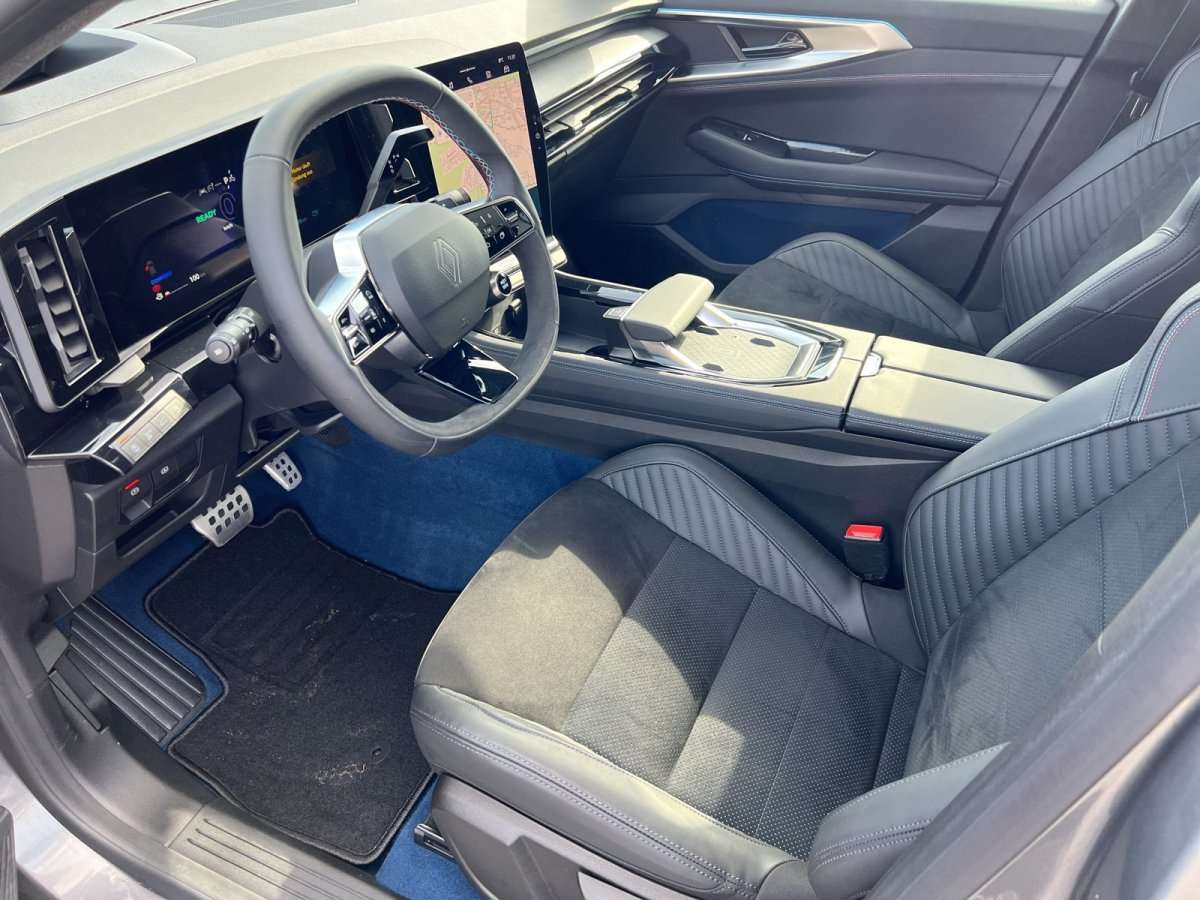 Fahrzeugbild eines Renault Rafale