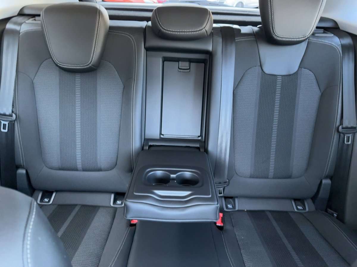 Fahrzeugbild eines Opel Grandland X
