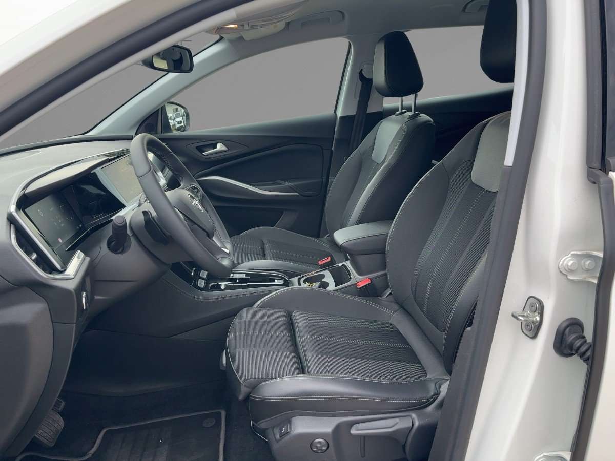 Fahrzeugbild eines Opel Grandland X
