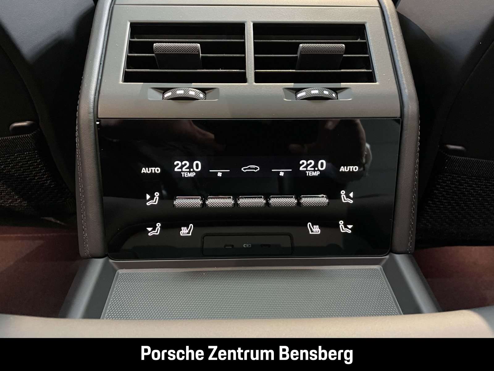 Fahrzeugbild eines Porsche Panamera