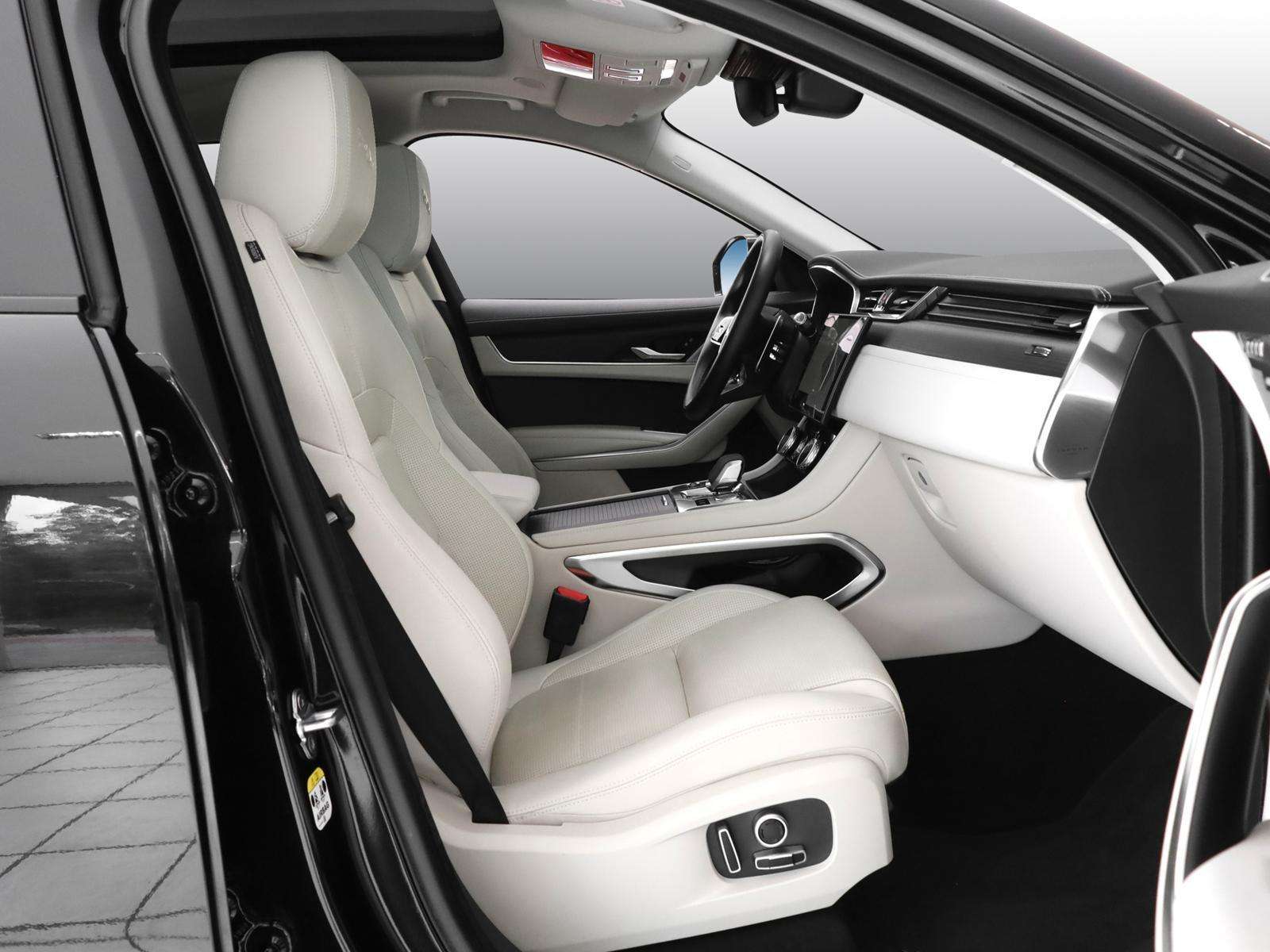 Fahrzeugbild eines Jaguar F-PACE