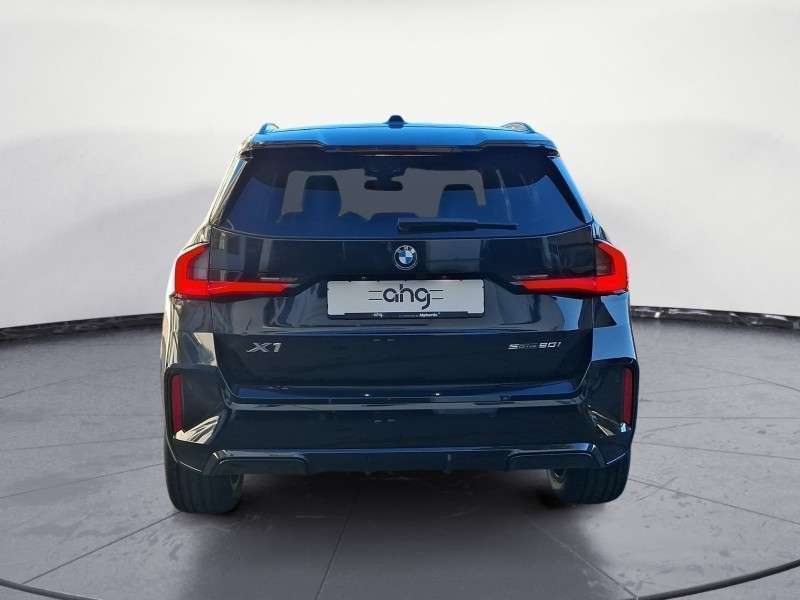 Fahrzeugbild eines BMW X1