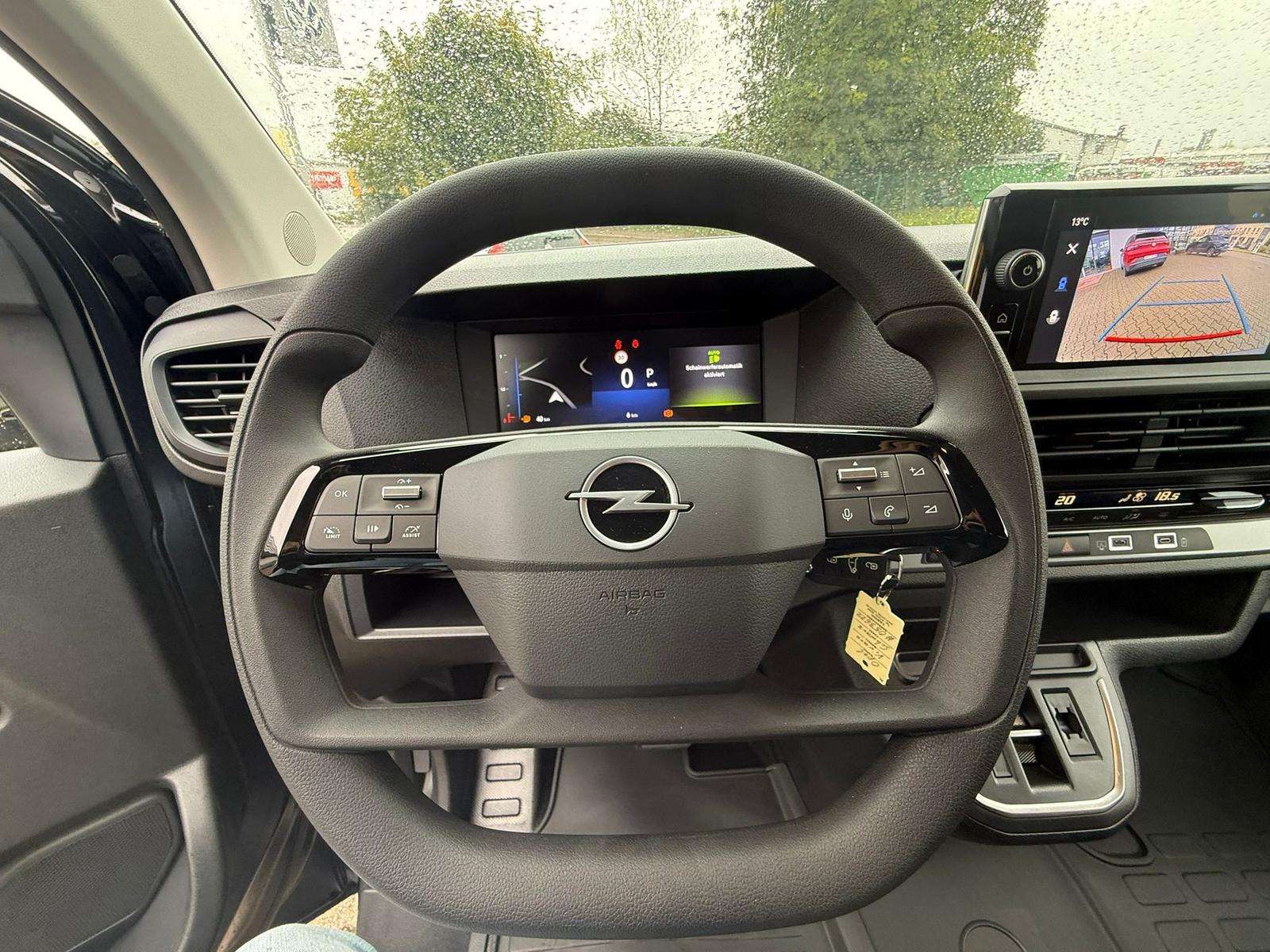 Fahrzeugbild eines Opel Vivaro