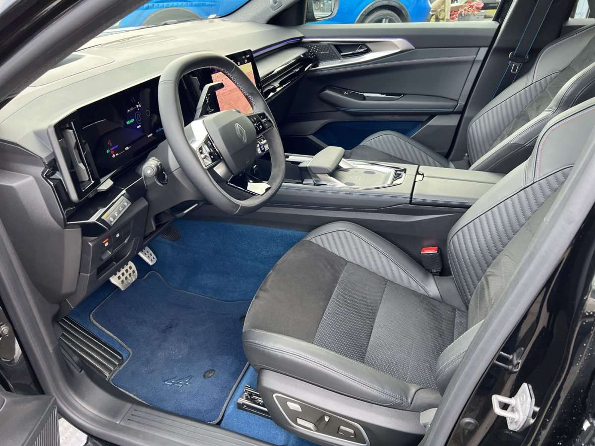 Fahrzeugbild eines Renault Rafale