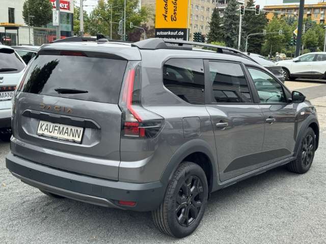 Fahrzeugbild eines Dacia Jogger