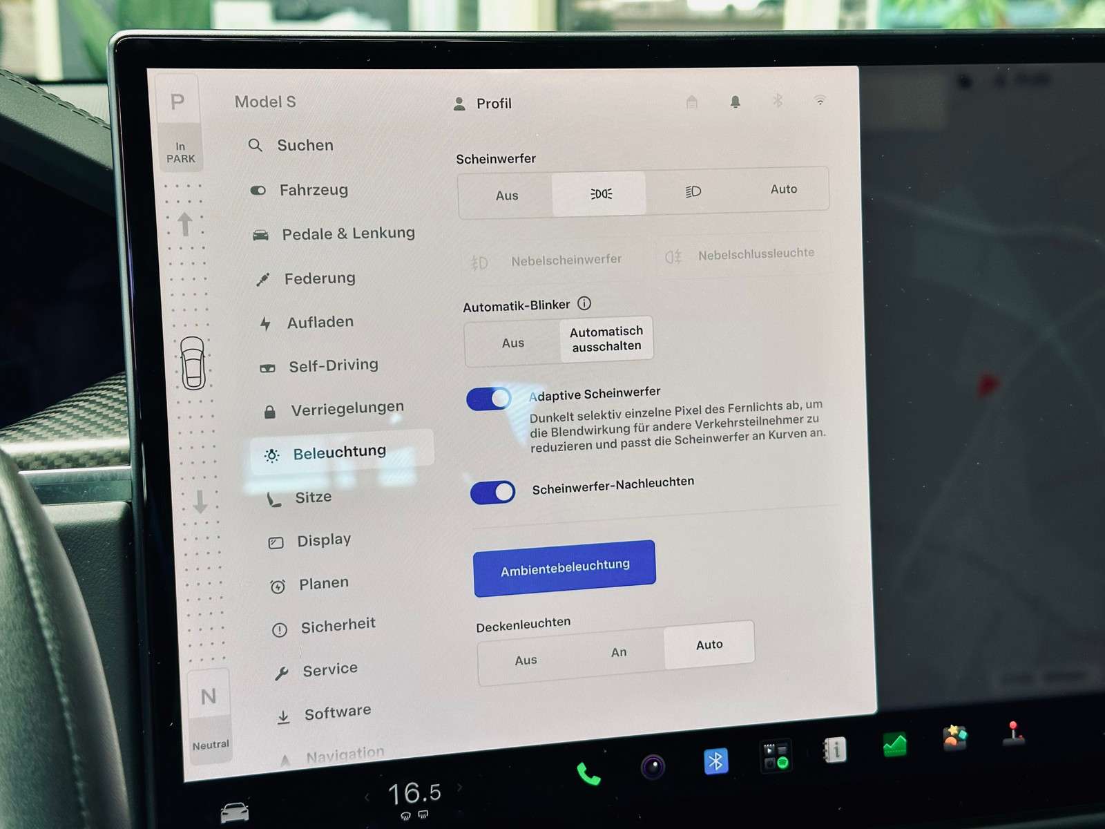 Fahrzeugbild eines TESLA Model S