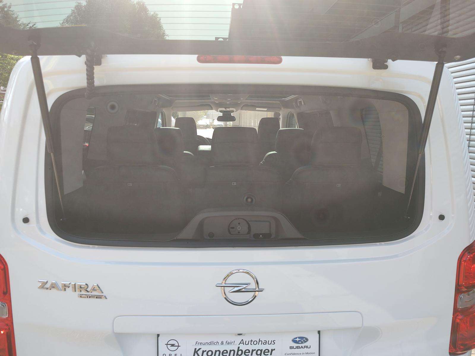 Fahrzeugbild eines Opel Zafira Life