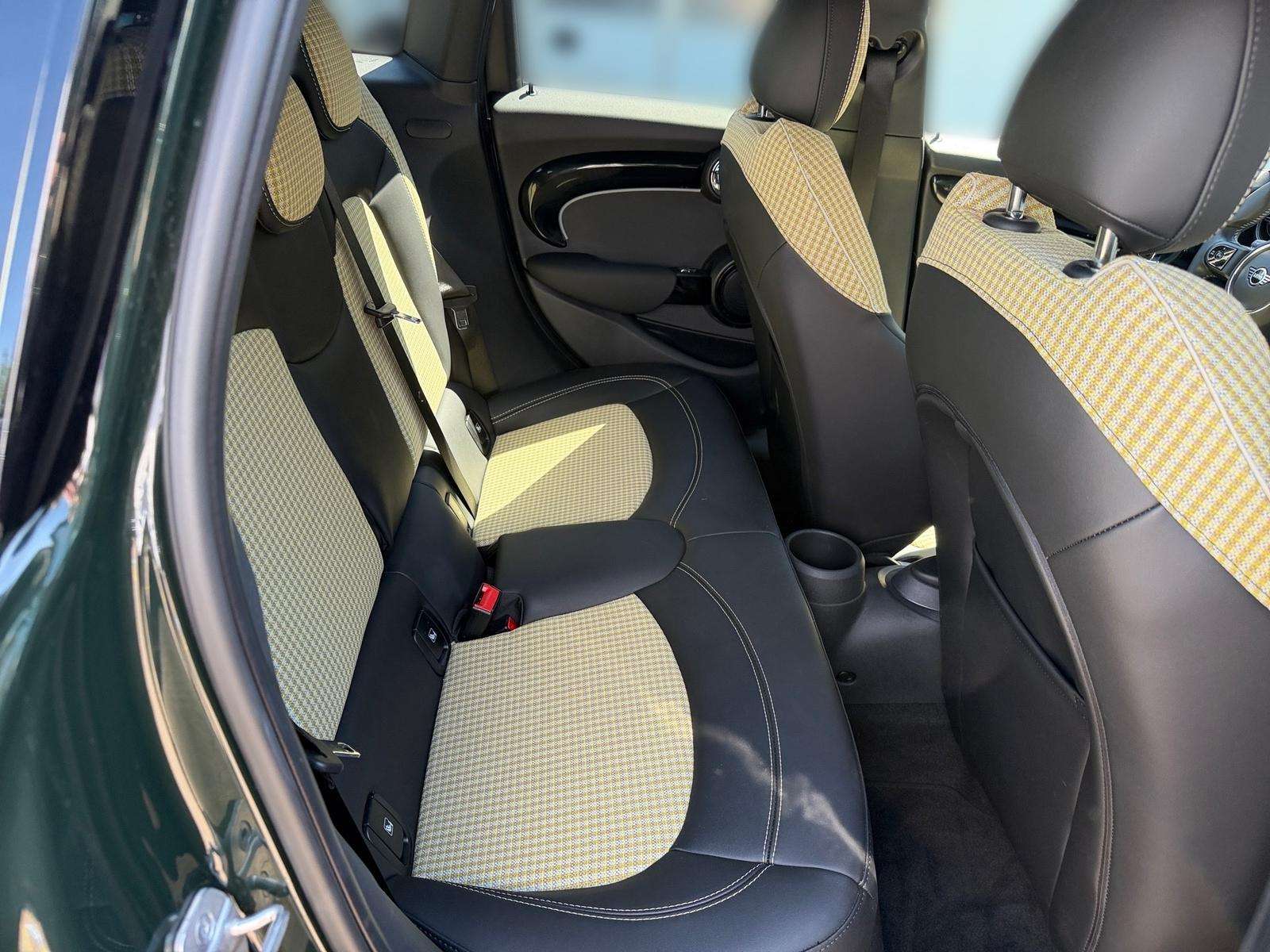 Fahrzeugbild eines MINI COOPER