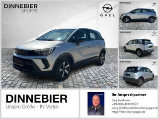 Schräge Frontansicht auf einen Opel Crossland X , freigestellt
