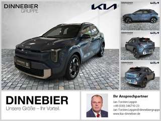 Schräge Frontansicht auf einen Kia Stonic , freigestellt
