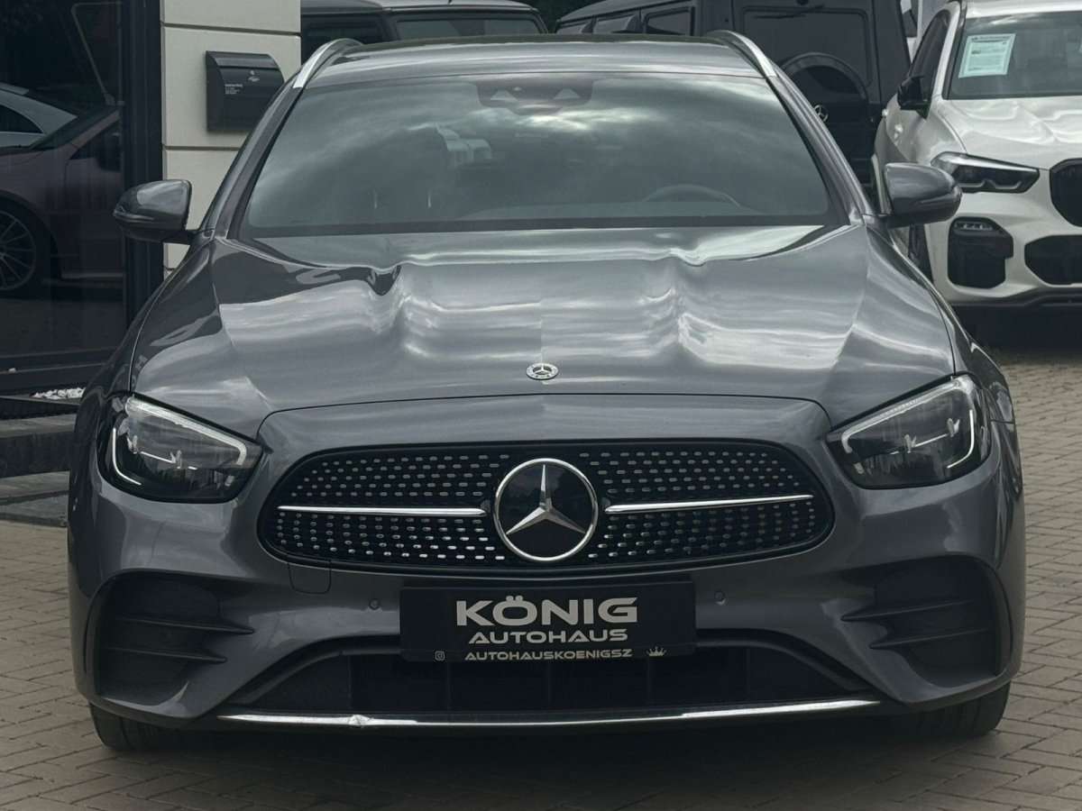 Fahrzeugbild eines Mercedes-Benz E-Klasse