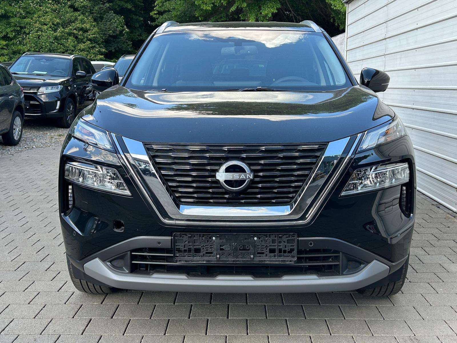 Fahrzeugbild eines Nissan X-TRAIL