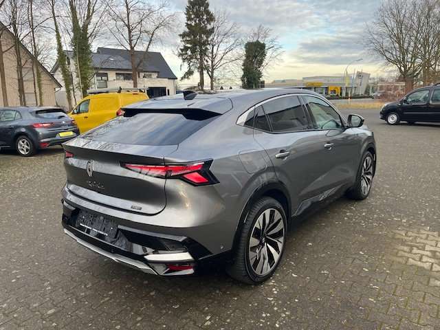 Fahrzeugbild eines Renault Rafale