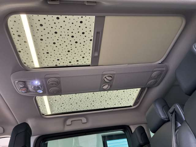 Fahrzeugbild eines Peugeot Traveller
