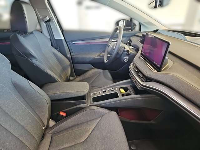 Fahrzeugbild eines Skoda ELROQ