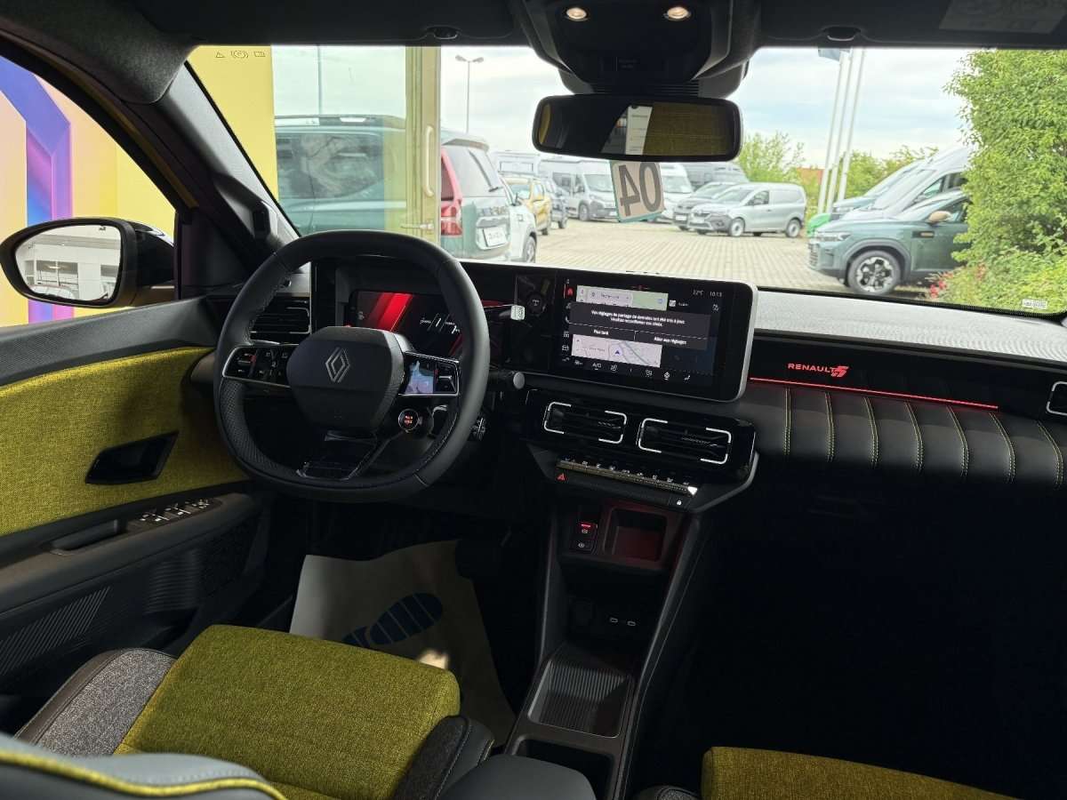 Fahrzeugbild eines Renault 5 E-TECH