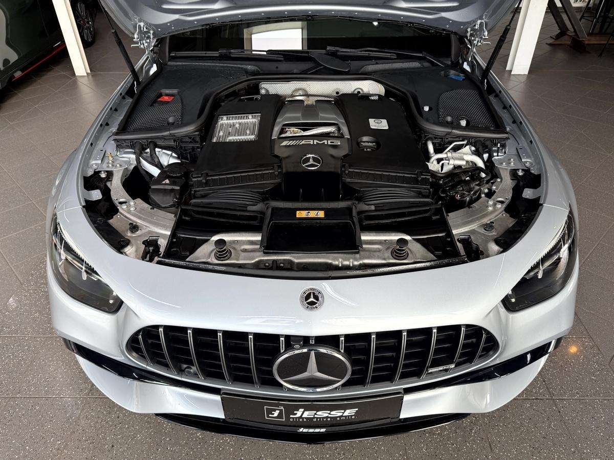 Fahrzeugbild eines Mercedes-Benz E-Klasse