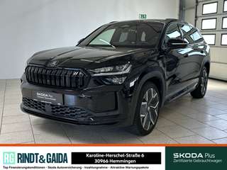 Schräge Frontansicht auf einen Skoda Kodiaq , freigestellt