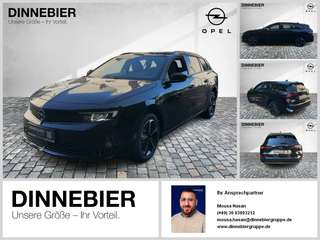 Schräge Frontansicht auf einen Opel Astra , freigestellt