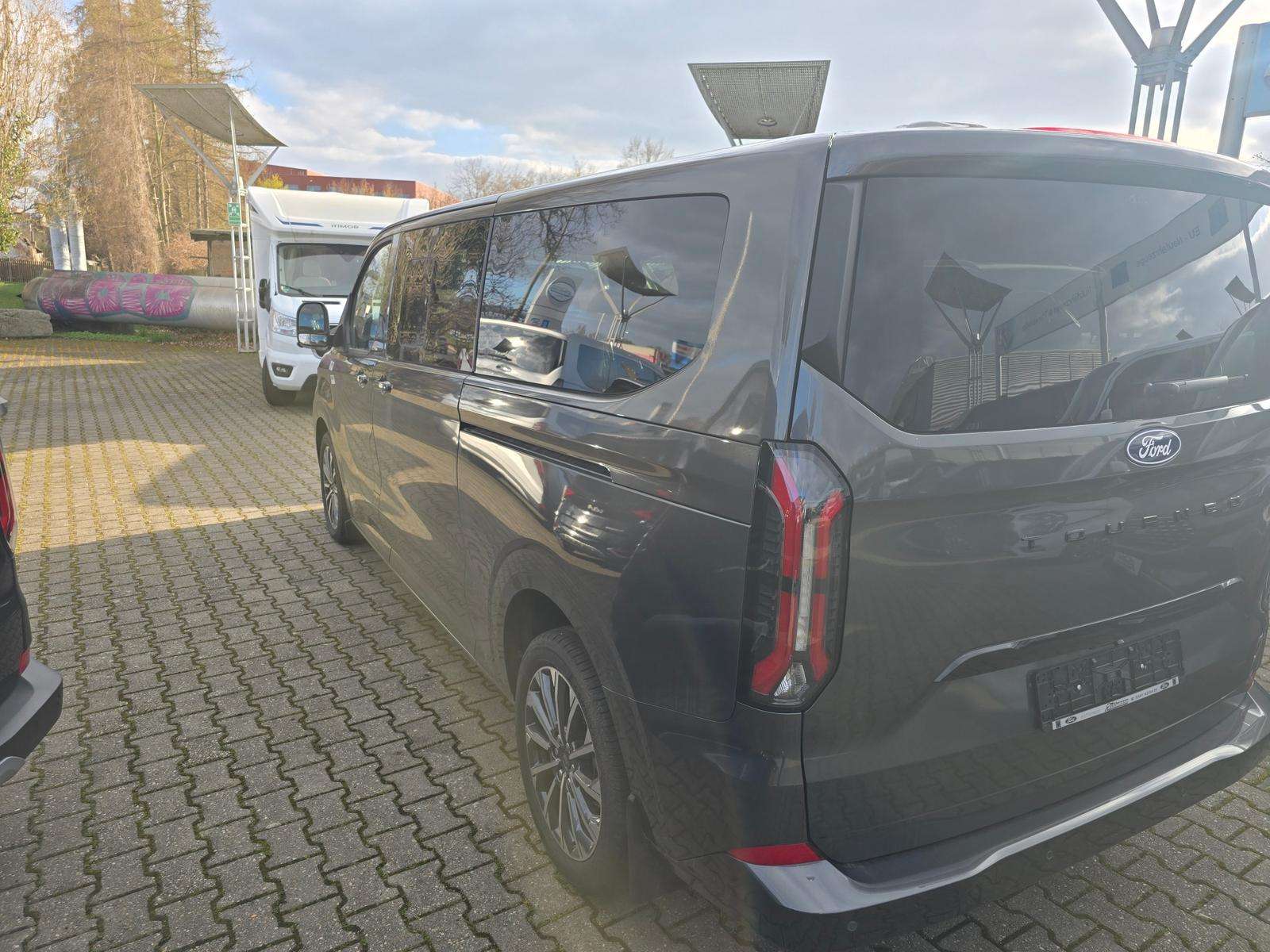 Fahrzeugbild eines Ford Tourneo Custom