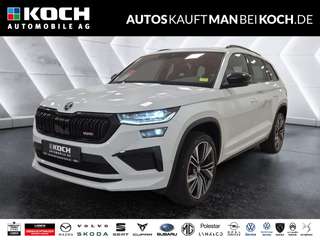 Schräge Frontansicht auf einen Skoda Kodiaq , freigestellt