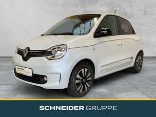 Schräge Frontansicht auf einen Renault Twingo , freigestellt