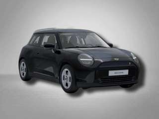 Schräge Frontansicht auf einen MINI COOPER , freigestellt