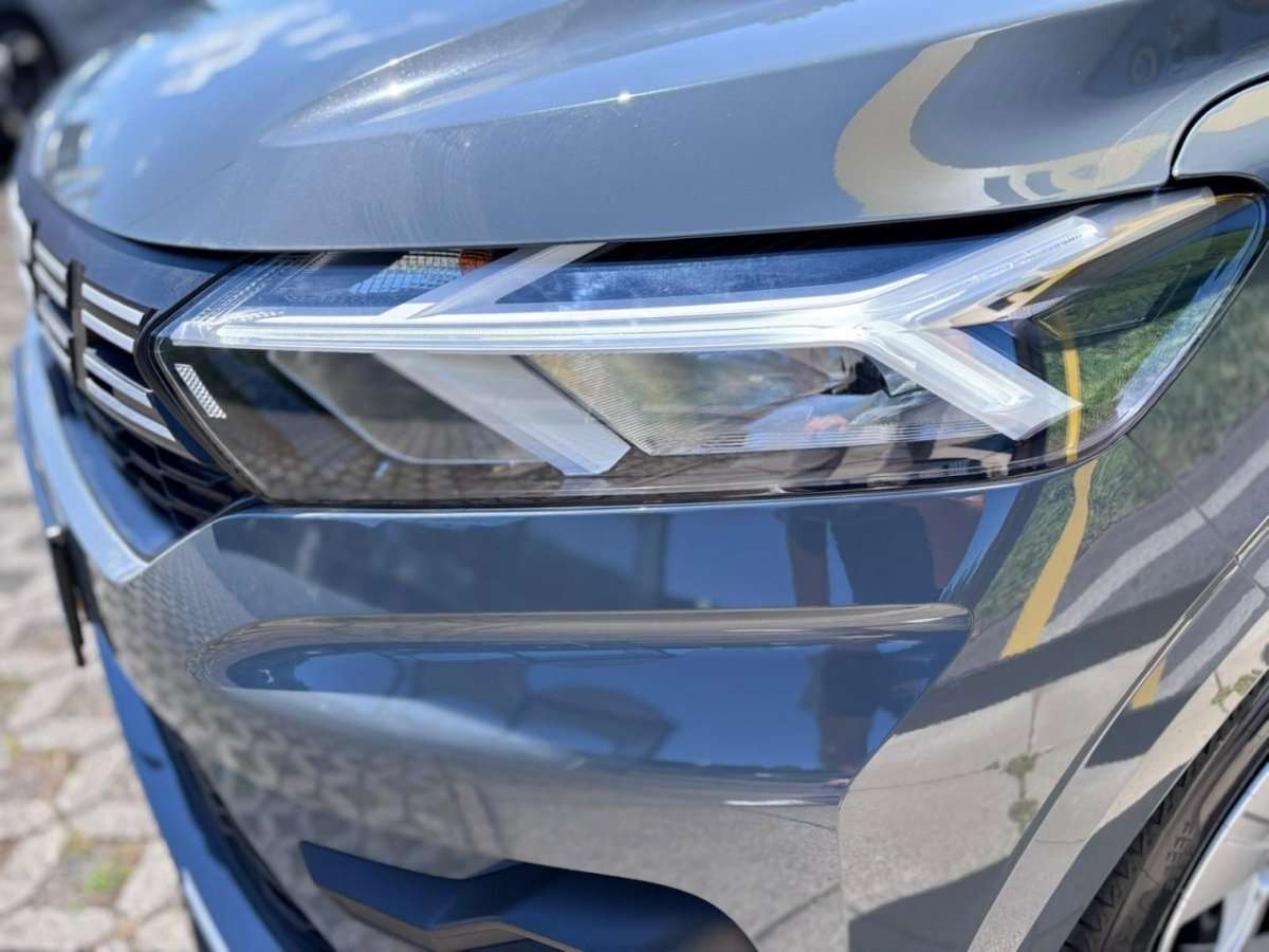 Fahrzeugbild eines Dacia Sandero