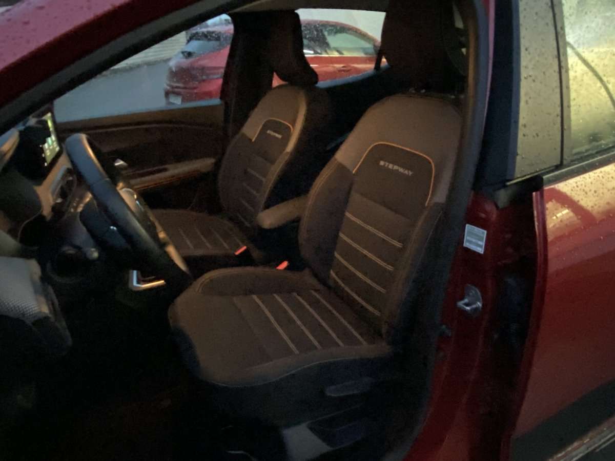 Fahrzeugbild eines Dacia Sandero