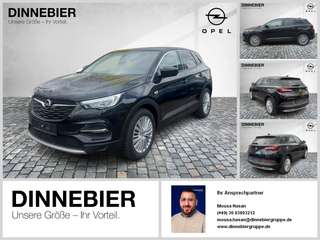 Schräge Frontansicht auf einen Opel Grandland X , freigestellt