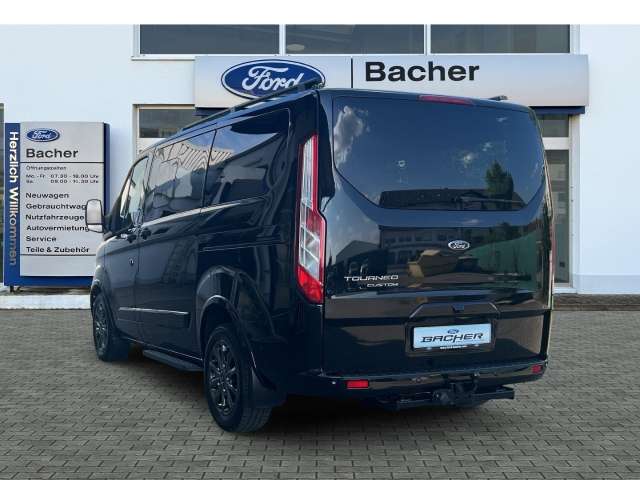 Fahrzeugbild eines Ford Tourneo Custom