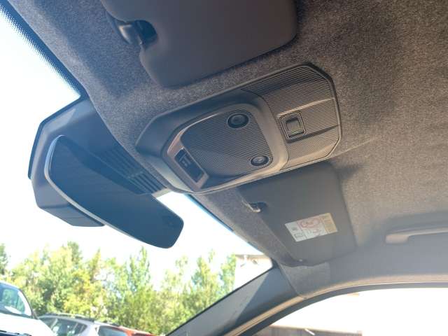 Fahrzeugbild eines Renault 4 E-TECH