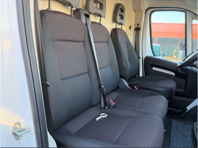 Fahrzeugbild eines Opel Movano